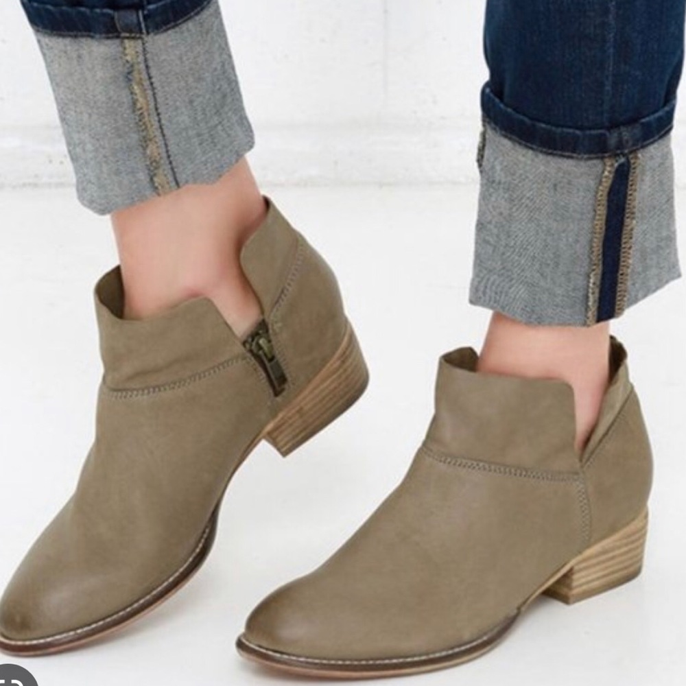 Seychelles Snare bootie